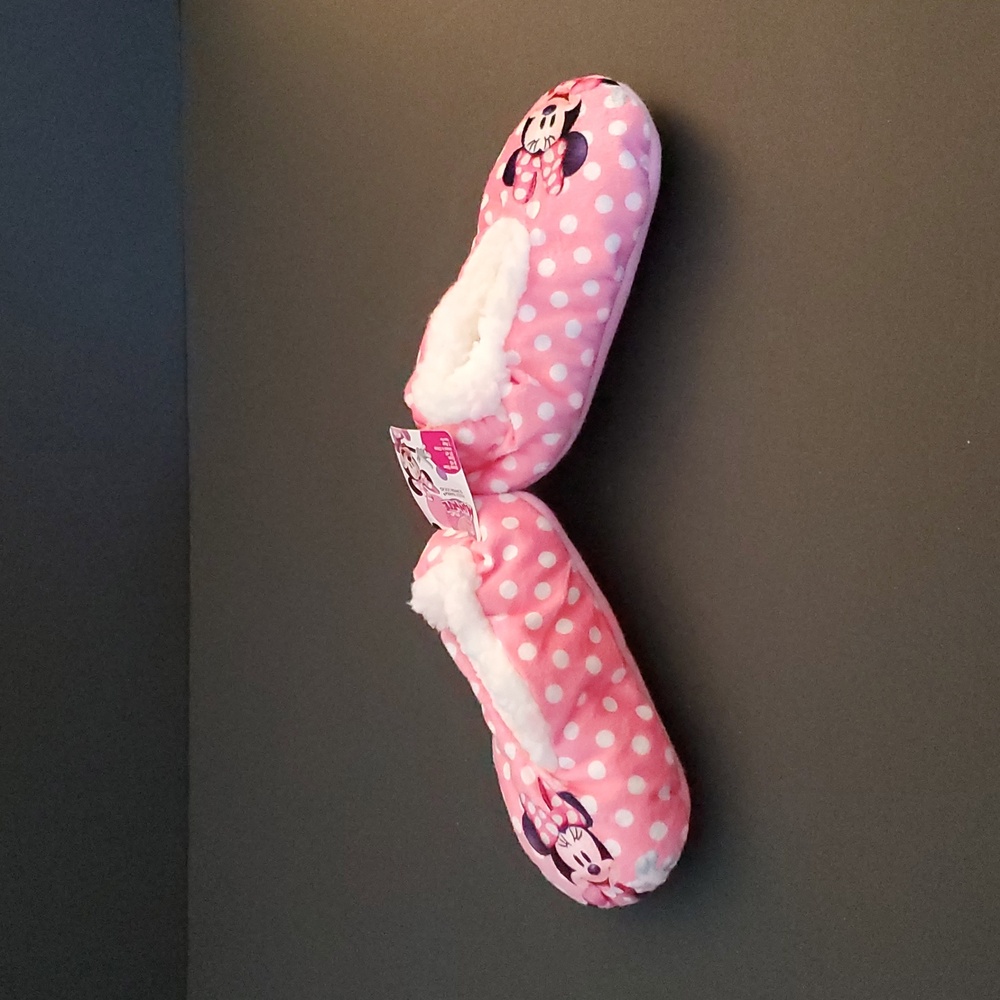 Disney Jr. NWT Pink Minnie Mouse Fuzzy Babba Slipper Socks, Shoe Size 8-10 Kids